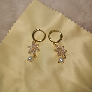Freshwater Pearl Earrings
